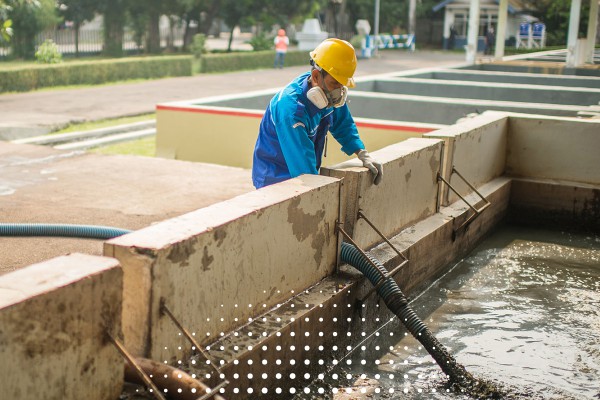 Sedot Limbah Industri